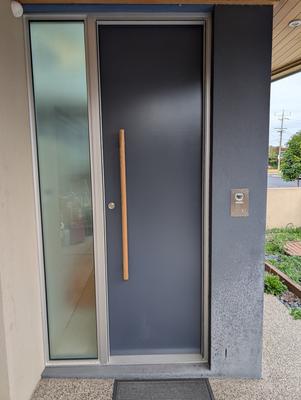 Custom door · pivot configuration