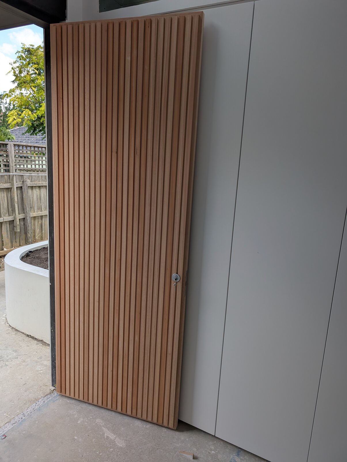 Balwyn batten entrance — facade view